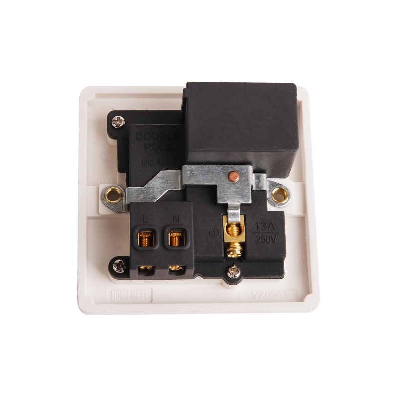 Toma conmutada de baquelita 13A con USB (2.1A) HK6113V-UB